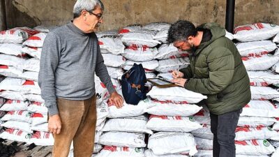 İzmir Büyükşehir Belediyesi takımları hava kalitesi için kontrolde Kömür satış yerlerine sıkı kontrol