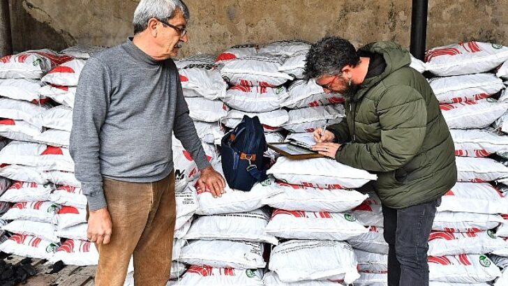 İzmir Büyükşehir Belediyesi takımları hava kalitesi için kontrolde Kömür satış yerlerine sıkı kontrol