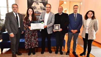 İzmir Büyükşehir Belediyesi’ne “En İyi 100 Hikaye Ödülü” sertifikası verildi
