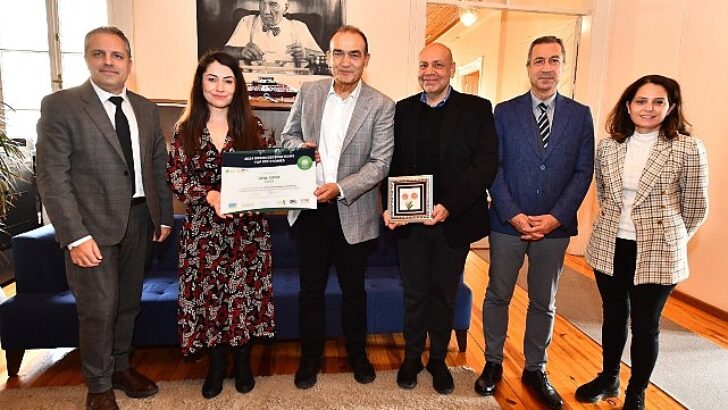 İzmir Büyükşehir Belediyesi’ne “En İyi 100 Hikaye Ödülü” sertifikası verildi