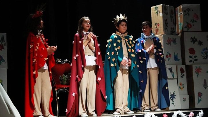 Karşıyaka Belediye Tiyatrosu ‘Çiçek Prenses’i seyirciyle buluşturdu