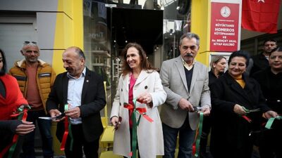 Karşıyaka’nın simgeleri ikramlık eşyalara dönüşüyor