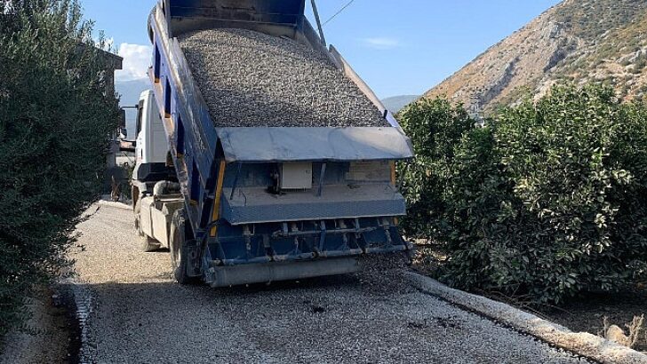 Kırsalda bozulan yollara bakım tamirat