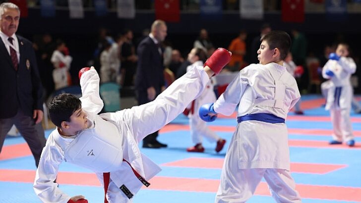 Kocaeli’de karate resitali yaşandı