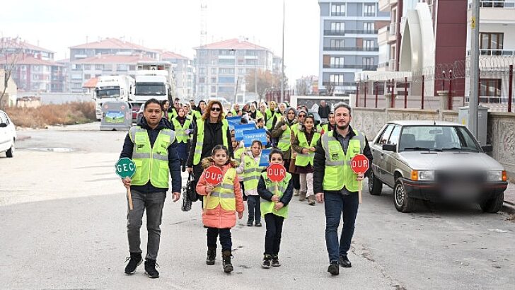 Konya Büyükşehir Öğrencilerin Okula İnançla Gitmesi İçin “Yayabüs” Projesini Başlattı
