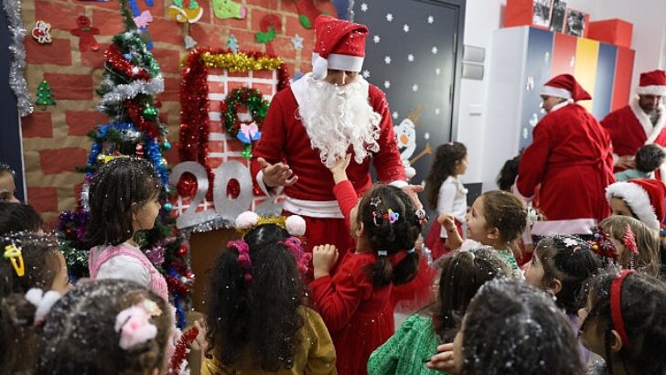 Lider Çerçioğlu yeni yılda minik öğrencileri unutmadı