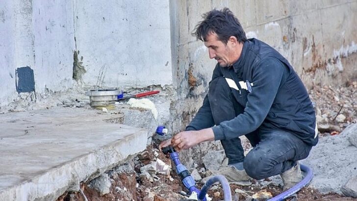 Lider Gençay’dan Yol Problemine Anında Tahlil