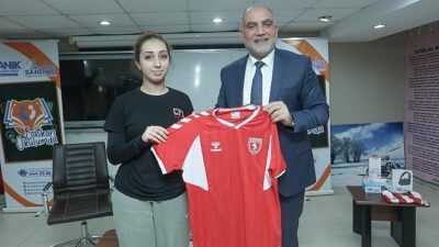 Lider İbrahim Sandıkçı: “Öğrencilerimizin imtihan fiyatlarını karşılıyoruz”