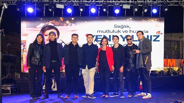 Lider Kınay’dan genç sanatkarlara dayanak