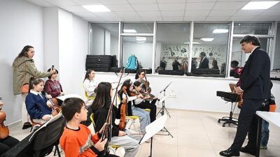 Lider Kocaman İle Gençlerin Kahve Sohbeti