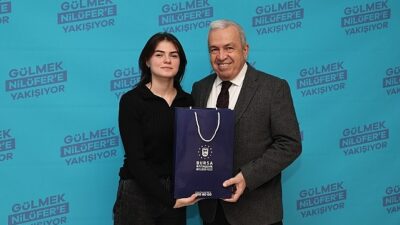 Lider Şadi Özdemir gençleri ağırladı