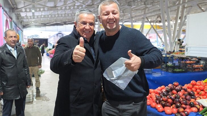 Lider Topaloğlu’ndan pazar esnafına çorba ikramı