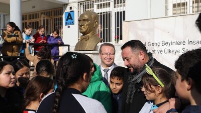 Lider Turan çocukların yeni yıl sevincine ortak oldu