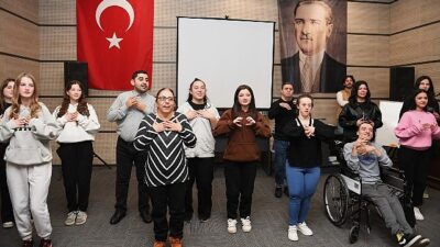 Liseli öğrenciler engelli bireylerle bir araya geldi
