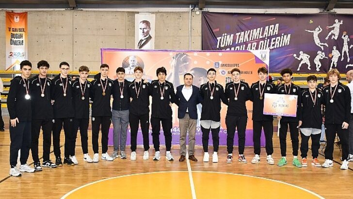 Lüleburgaz Belediyesi Gökhan Teksöz 6. Basketbol Turnuvası’nda şampiyon Tofaş