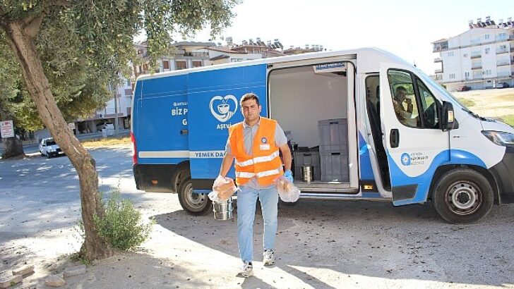Manavgat Aşevi gereksinim sahiplerinin yanında