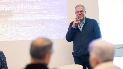 “Nasıl bir İzmir ” serisinde kent için müşterek bilgi konuşuldu