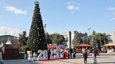 Nilüfer’de Yeni Yıl Şenliği’nde cümbüş ve alışveriş bir ortada