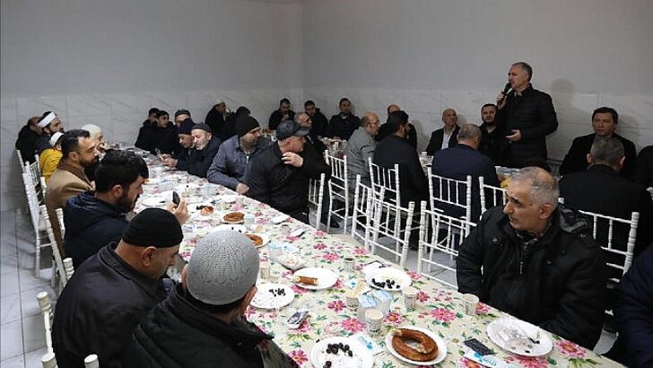Rahmet Sofrası Fetih 1453 Mescidinde Kuruldu
