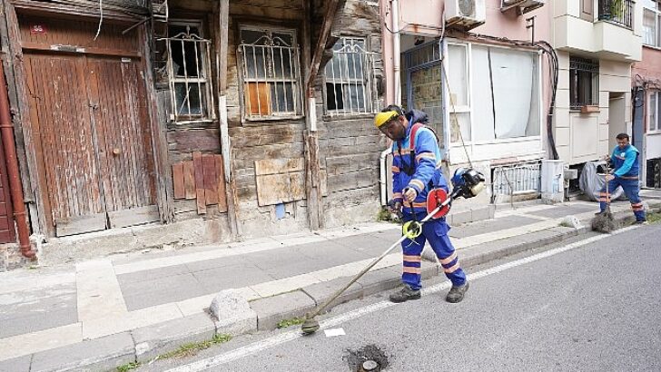 Üsküdar Belediyesi paklık çalışmalarını ağır bir biçimde sürdürüyor