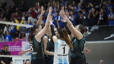 Aliağa KZY Spor Kulübü Tarihinde Bir Birinci: Voleybol Bayanlar 1. Lige Yükseliyor