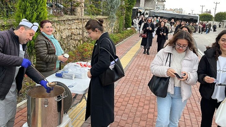 Alkü’lü öğrencilere çorba ikramı