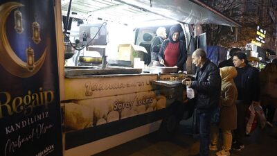 Antalya Büyükşehir Belediyesi’nden kandilde lokma ikramı