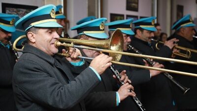 Burhaniye’de 20. zeytin ve zeytinyağı hasat şenliği başladı