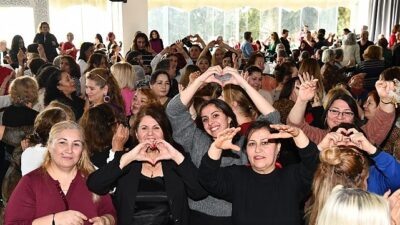 Çiğli’de Bayanlara Özel Unutulmaz Aktiflik Hüsniye Teyze’nin 103. Yaşı Kutlandı