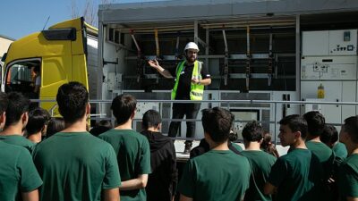 Enerjisa Dağıtım Şirketleri’nin Taşınabilir Eğitim Tırı 2025’te Zelzele Bölgesini Ziyaret Edecek
