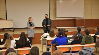 EÜ İletişim Fakültesinde, ajans dünyasının dinamikleri ve tesirli irtibat stratejileri konuşuldu