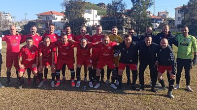 Foça Belediye Masterler, Aliağa Akıncılar Gücü Masterler’i 4-2 Mağlup Etti