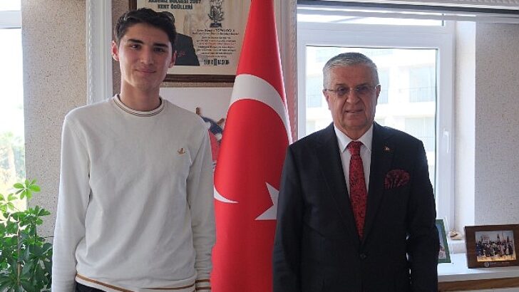 Gençlik Meclisi Başkanı Erdal’dan Başkan Topaloğlu’na ziyaret