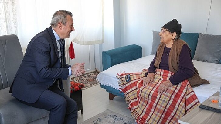 Gülkartları Lider Uzun Teslim Etti