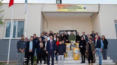 Hayvanseverlerden Yenişehir Belediyesinin bakımevine mama takviyesi
