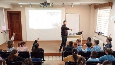 İzmir’in tarihini stantlar, atölyeler ve hikayelerle öğreniyorlar