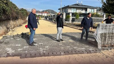 Kemer’de yol ve kaldırım çalışması