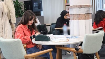 Kocaeli gençliği, Zübeyde Hanım Kütüphanesi’ni çok sevdi; Kitabın kalbi ‘Zübeyde Hanım’da atıyor