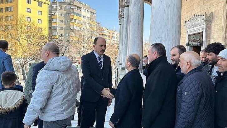 Lider Altay Hacıveyiszade Camii’nde ve Kültürpark’ta Vatandaşlarla Buluştu
