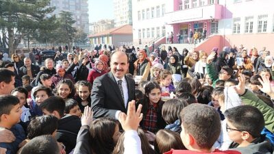 Lider Altay Karne Alan Öğrencileri Tebrik Etti