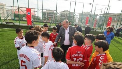 Lider Çiçek Kelamını Tuttu