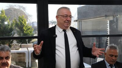 Lider Ertaş’tan gazetecilerle bir ortaya geldi