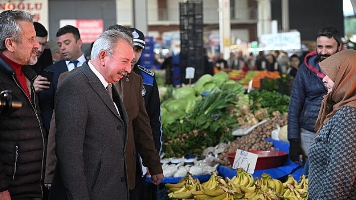 Lider Mazlum Işıklı Çarşamba Pazarında Vatandaşlarla Buluştu