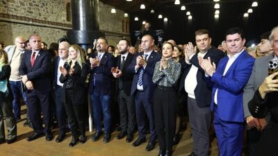 Lider Sengel’e direniş mükafatı: Bu ödül tüm direnenlerin
