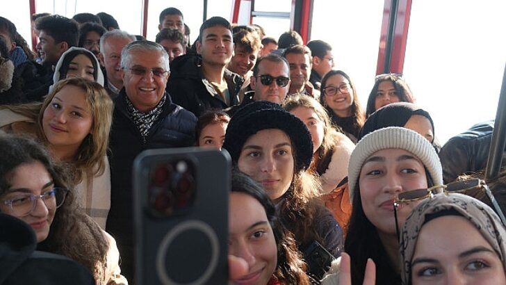 Lider Topaloğlu’ndan kurs öğrencilerine teleferik cümbüşü