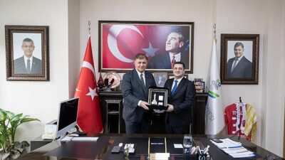 Lider Tugay Torbalı’da uyum toplantısı düzenledi “İzmir’in ana arterlerini yenileyeceğiz”