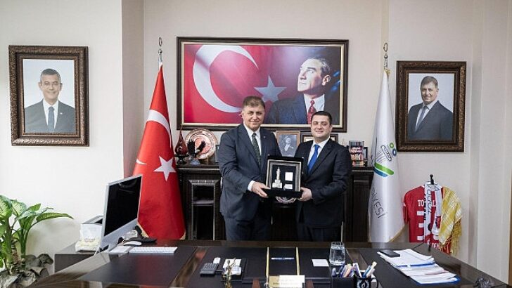 Lider Tugay Torbalı’da uyum toplantısı düzenledi “İzmir’in ana arterlerini yenileyeceğiz”