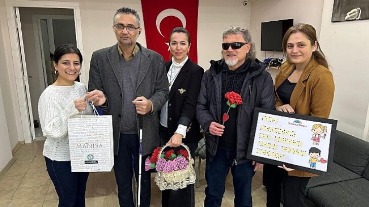 Minik Kalplerden Manalı Ziyaret