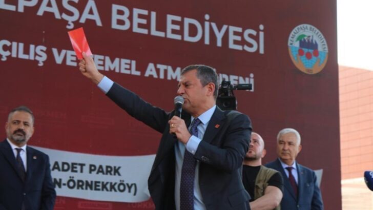 Özgür Özel kırmızı kart tenkitlerine cevap verdi: ‘Kim şikayet ediyorsa, kim seçim istiyorsa kırmızı kartını kaldırsın’