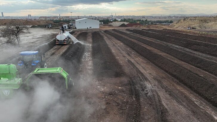 Selçuklu Belediyesi, 2024 yılında dönüştürülebilir atıklardan 2 bin 925 ton kompost üretimi gerçekleştirdi.